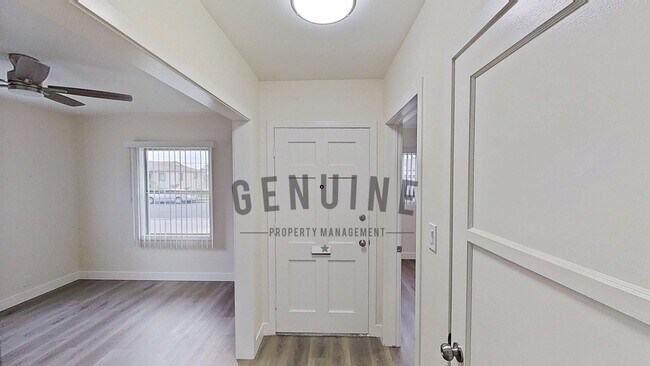 Foto del edificio - $500 off 1st Month! Remodeled 3 Bedroom Home with Garage and Large Backyard