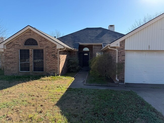 Photo - 808 CREEKSIDE DR House