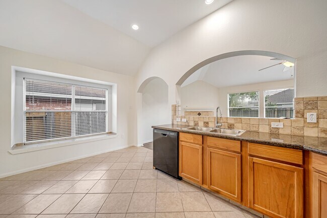 Foto del edificio - 18439 Sunrise Oaks Ct