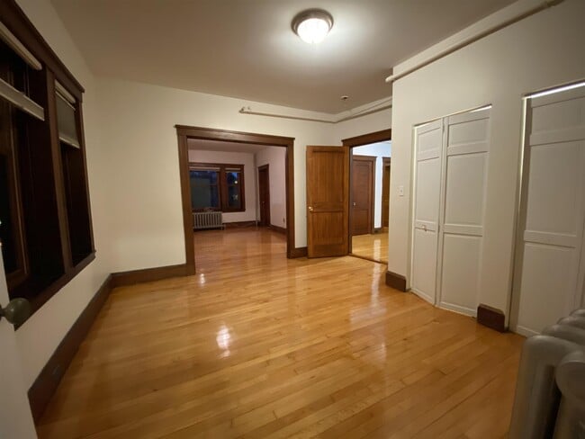 Building Photo - 6 Linnaean St