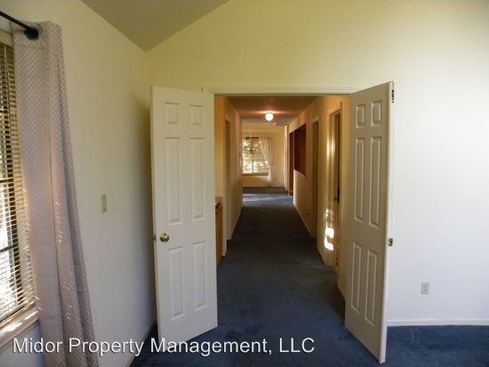 Building Photo - 8001 Indian Creek Dr