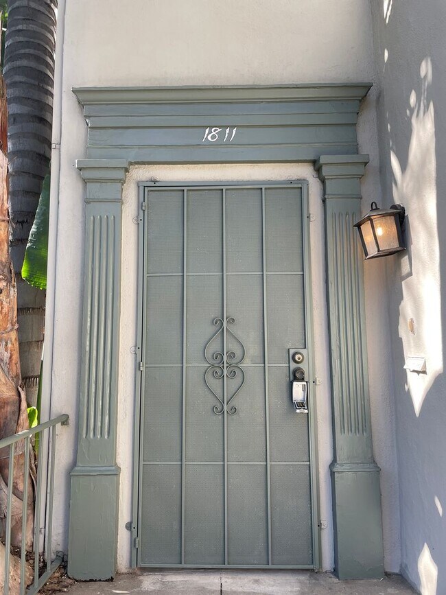 Building Photo - 1811 N New Hampshire Ave
