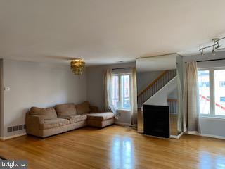 Primary Photo - 135 South St