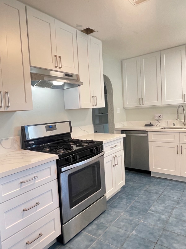 Foto del edificio - 8453 Hazeltine Ave