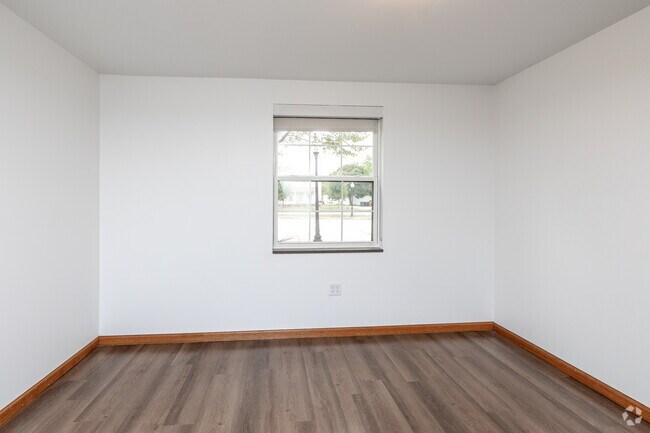 2 habitaciones, 2 baños - Primer dormitorio - Nemitz Hall