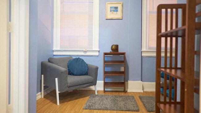 Foto del edificio - 530 Hobart Pl NW