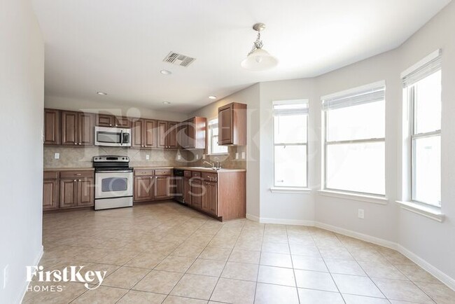 Building Photo - 10703 Ranchland Fox