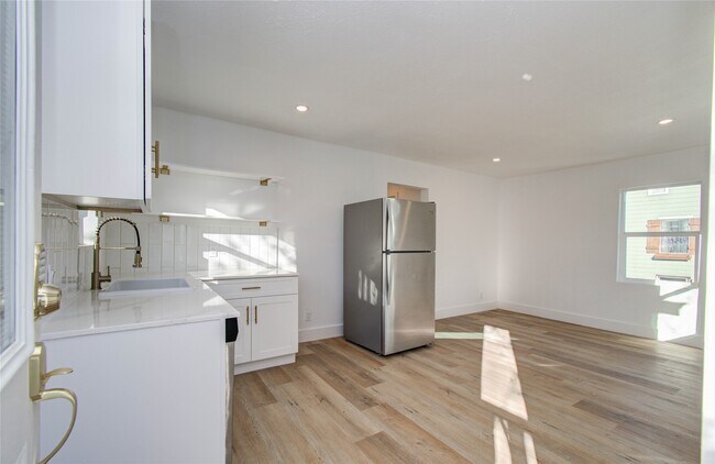 Foto del edificio - 408 Randall St