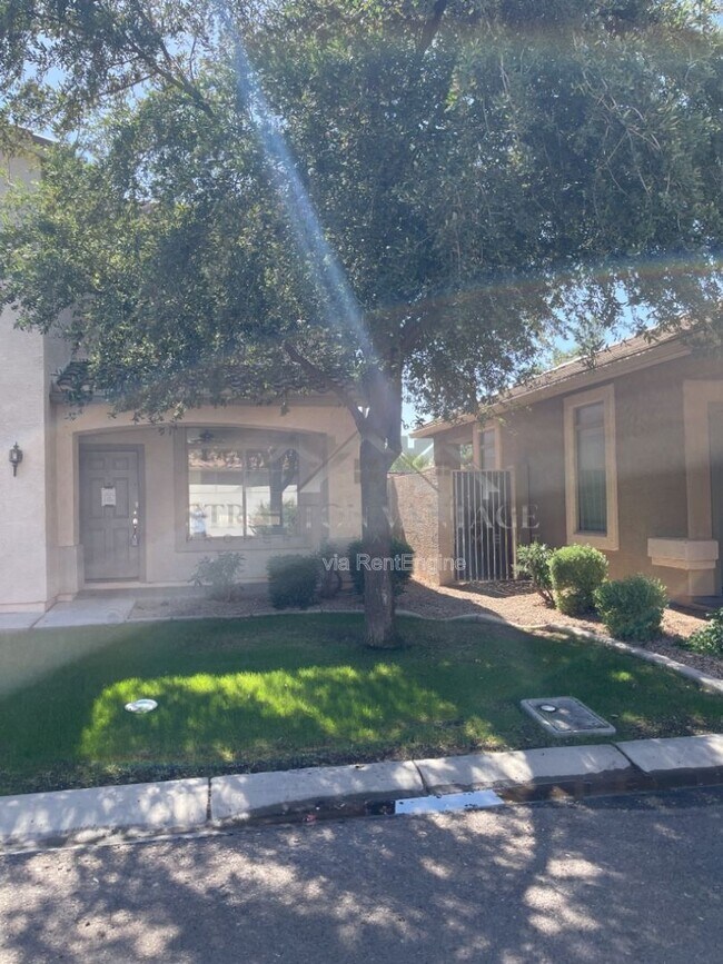 Building Photo - 1327 E Weatherby Way