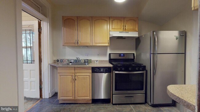 Foto del edificio - 728 Rock Creek Church Rd NW