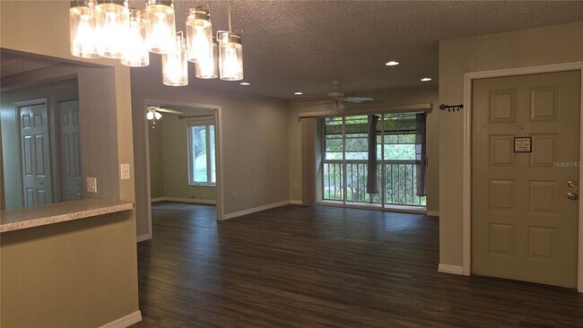 Foto del edificio - 12119 Sunny Glen Ln