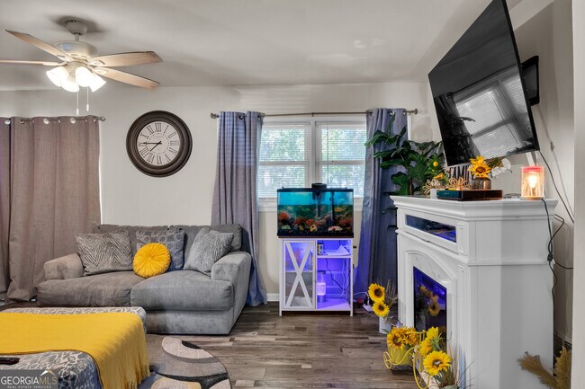 Foto del edificio - 6575 Hidden Brook Trail