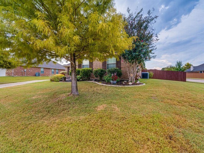 Foto del edificio - 233 Lawson Farms Dr