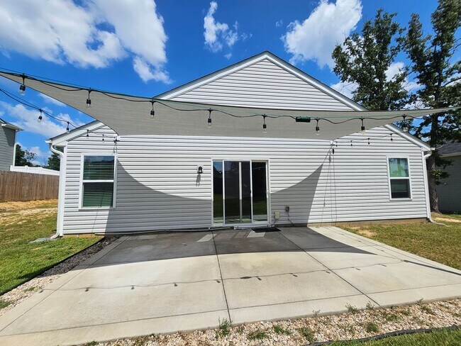 Building Photo - Well Maintained Home  Built in 2019