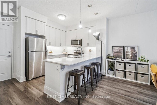 Building Photo - 610 Farmstead Dr