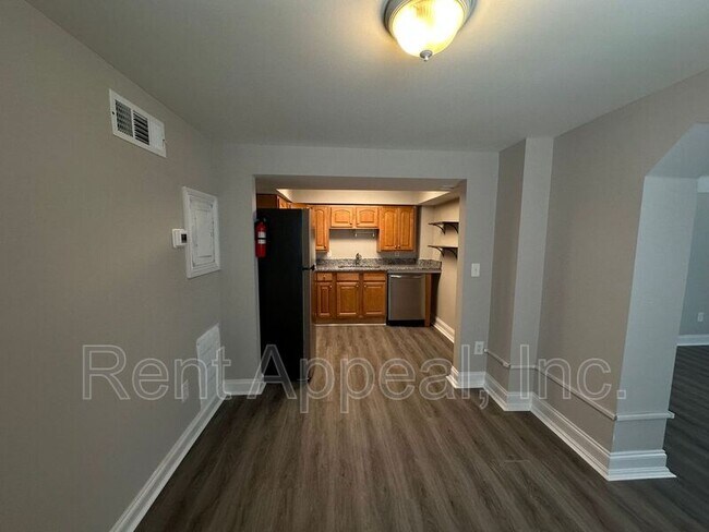 Building Photo - 655 Kennesaw Ave NE