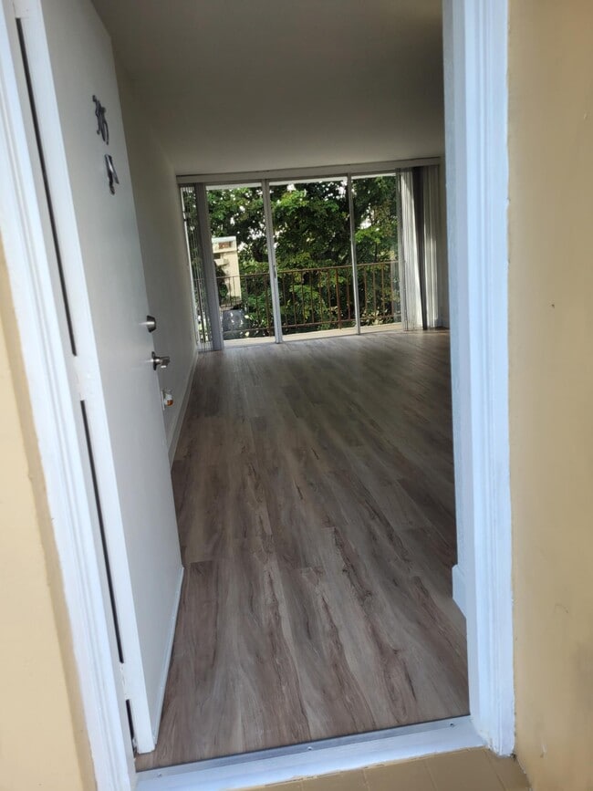 Front Entrance - 8860 Fontainebleau Blvd