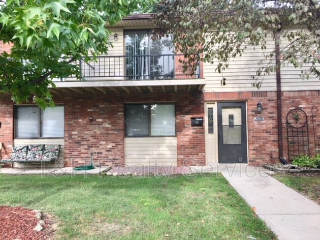 Building Photo - 1090 Greenwood Park West Dr
