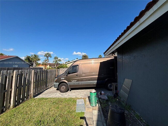 Building Photo - 7099 NW 48th Ct