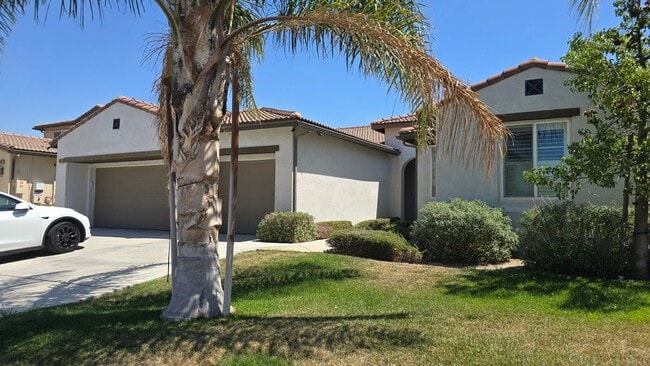 Building Photo - 5013 Clematis Ct