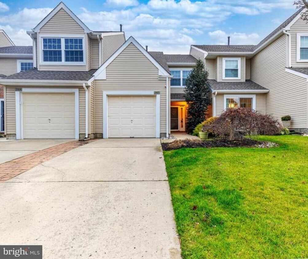 2303 Doral Dr, Gloucester Township, NJ 08012 Townhome Rentals in