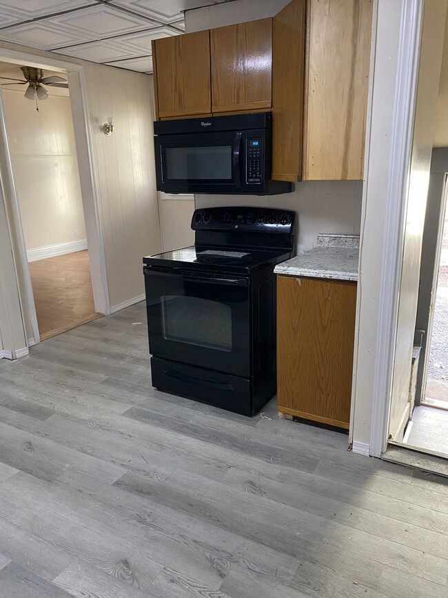 Building Photo - 127 Selye Terrace