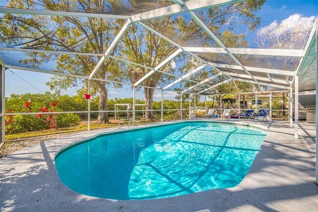 Foto del edificio - 4622 Bay Crest Dr