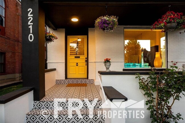 Photo - Stunning Victorian Home Near City Park