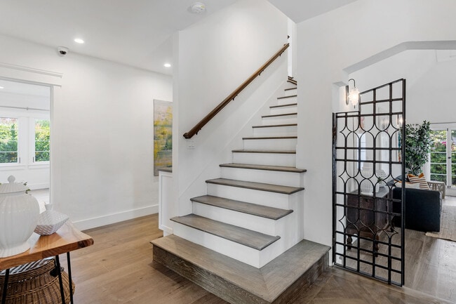 Building Photo - 1541 Addison Rd