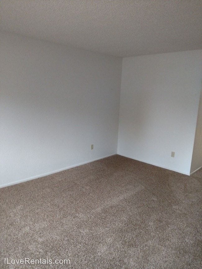 Building Photo - 3 br, 2 bath House - 1181 E 22nd Street