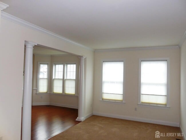 Building Photo - 9 Comstock Ln