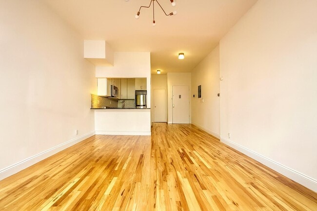 Building Photo - 346 W 52nd St