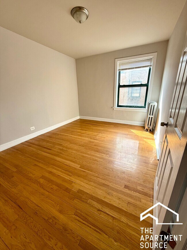 Foto del edificio - 2211 E 69th St