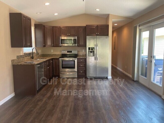Foto del edificio - 3857 Almond Ave