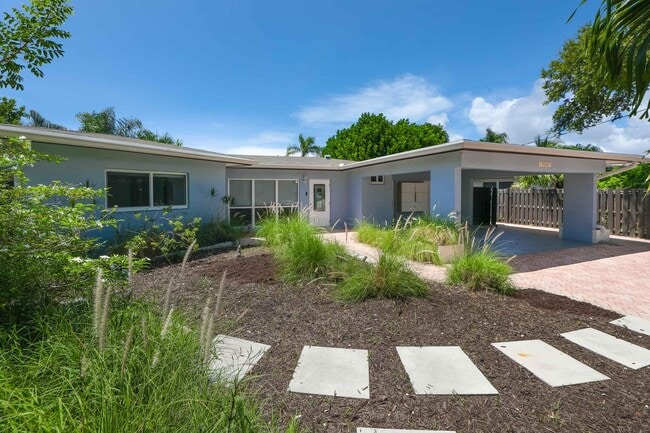 Building Photo - 2164 NE 27th Dr