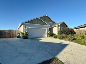 Building Photo - 1682 Almondwood Dr