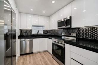 Building Photo - 8901 S Hollybrook Blvd