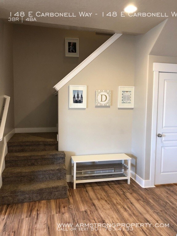 Foto del edificio - 148 Carbonell Way