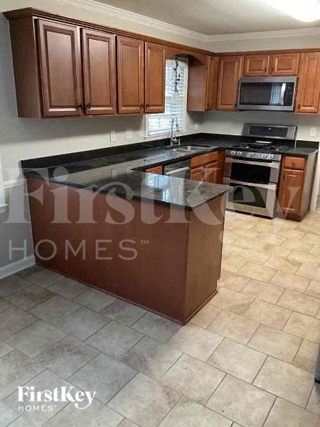 Building Photo - 5430 Mallard Dr S