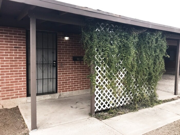 Primary Photo - 1310 N Richey Blvd