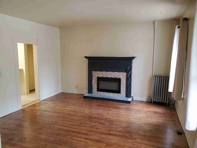 Building Photo - 243-247 N Allegheny St