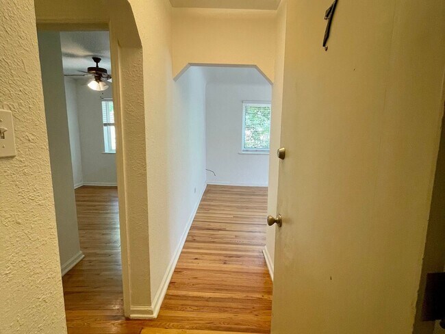 Foto del edificio - 2 Bedroom Condo in Park Hill, Denver