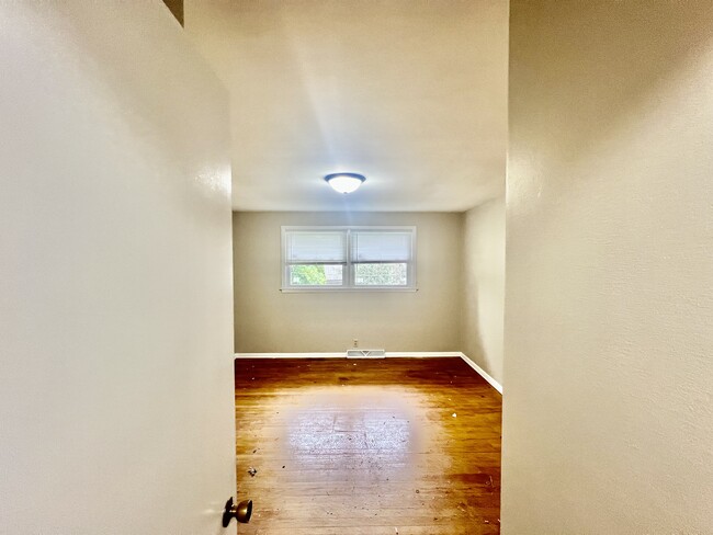 Foto del edificio - 719 Waldo Blvd