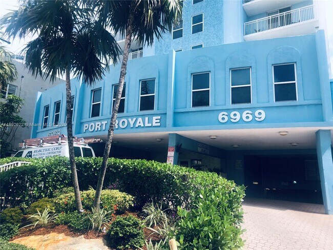 Foto del edificio - 6969 Collins Ave