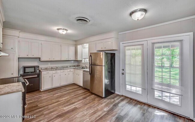 Building Photo - 114 Sheppard St