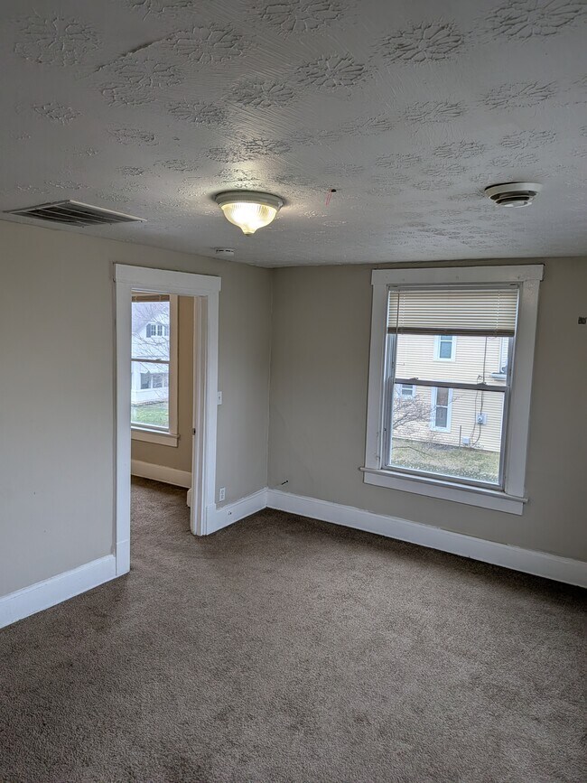 Foto del edificio - 403 Maple Ave