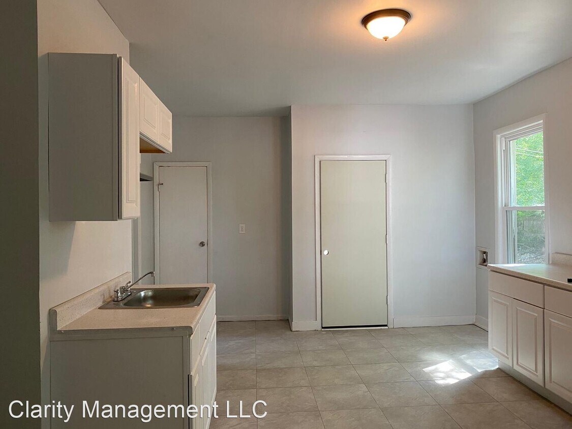 13 Hallock St, New Haven, CT 06519 Room for Rent in New Haven, CT