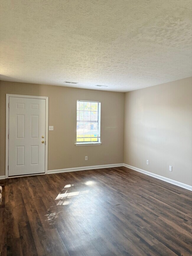 Foto del edificio - 124 Hillridge Ct