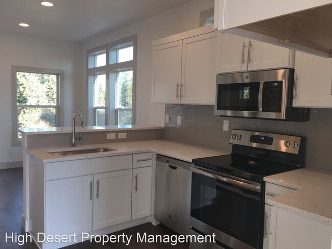 Building Photo - 2 br, 1 bath House - 60991 SE Sweet Pea Dr #2