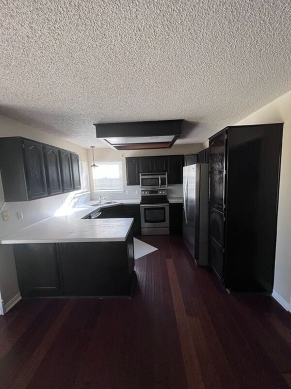 Building Photo - 2713 S Narcissus Ct